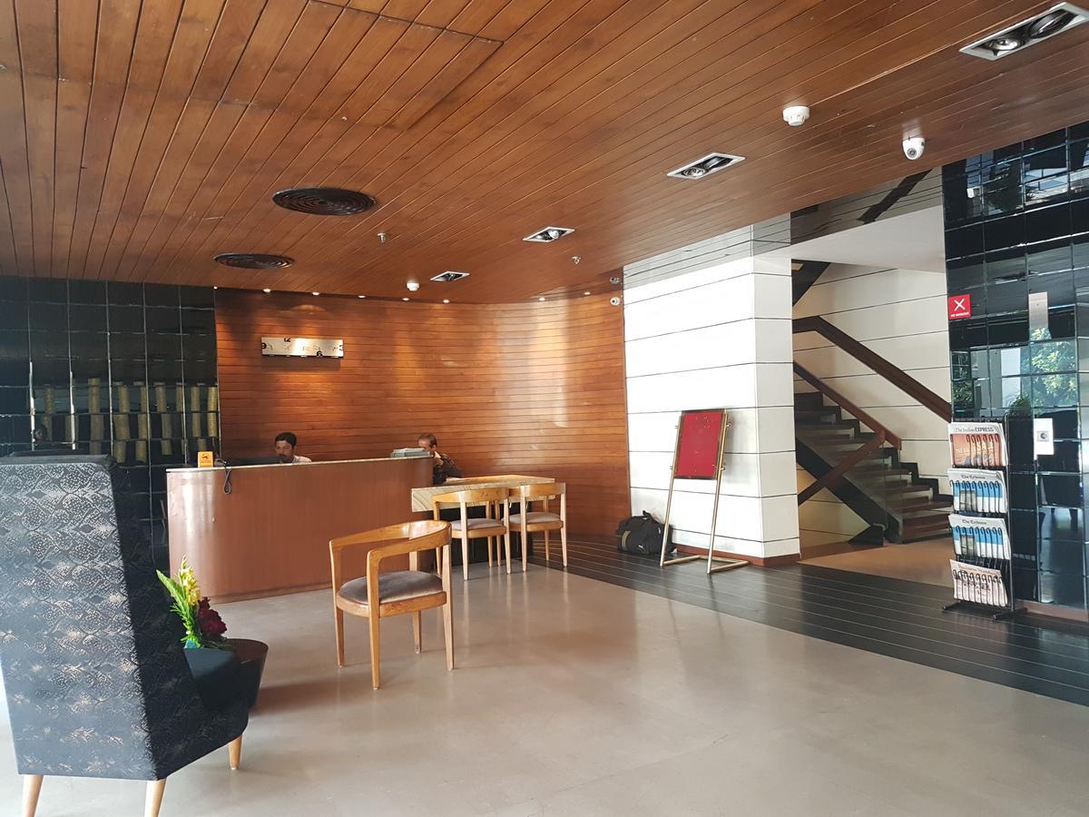 Hotel Gk International Csandígarh Kültér fotó