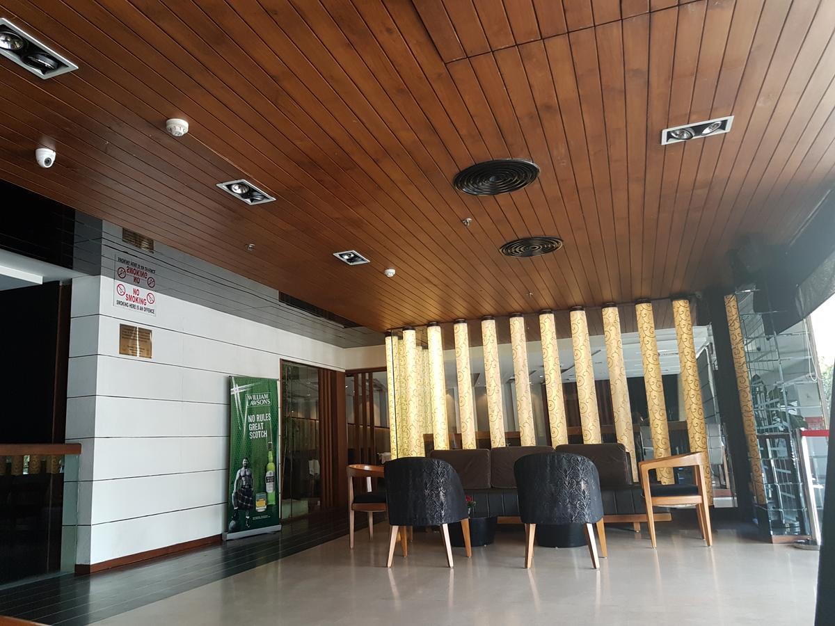 Hotel Gk International Csandígarh Kültér fotó